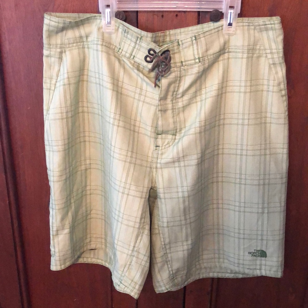 North Face Men’s Green & White Plaid shorts